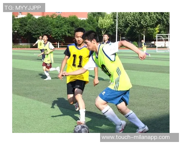 阳江足球联赛盛况空前球迷热情高涨展现城市活力与团结精神